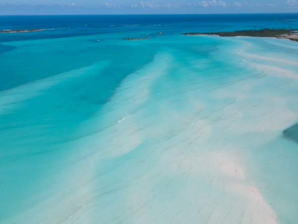 Luxurious Beachfront Villa in Little Exuma - 4-Bedroom Getaway